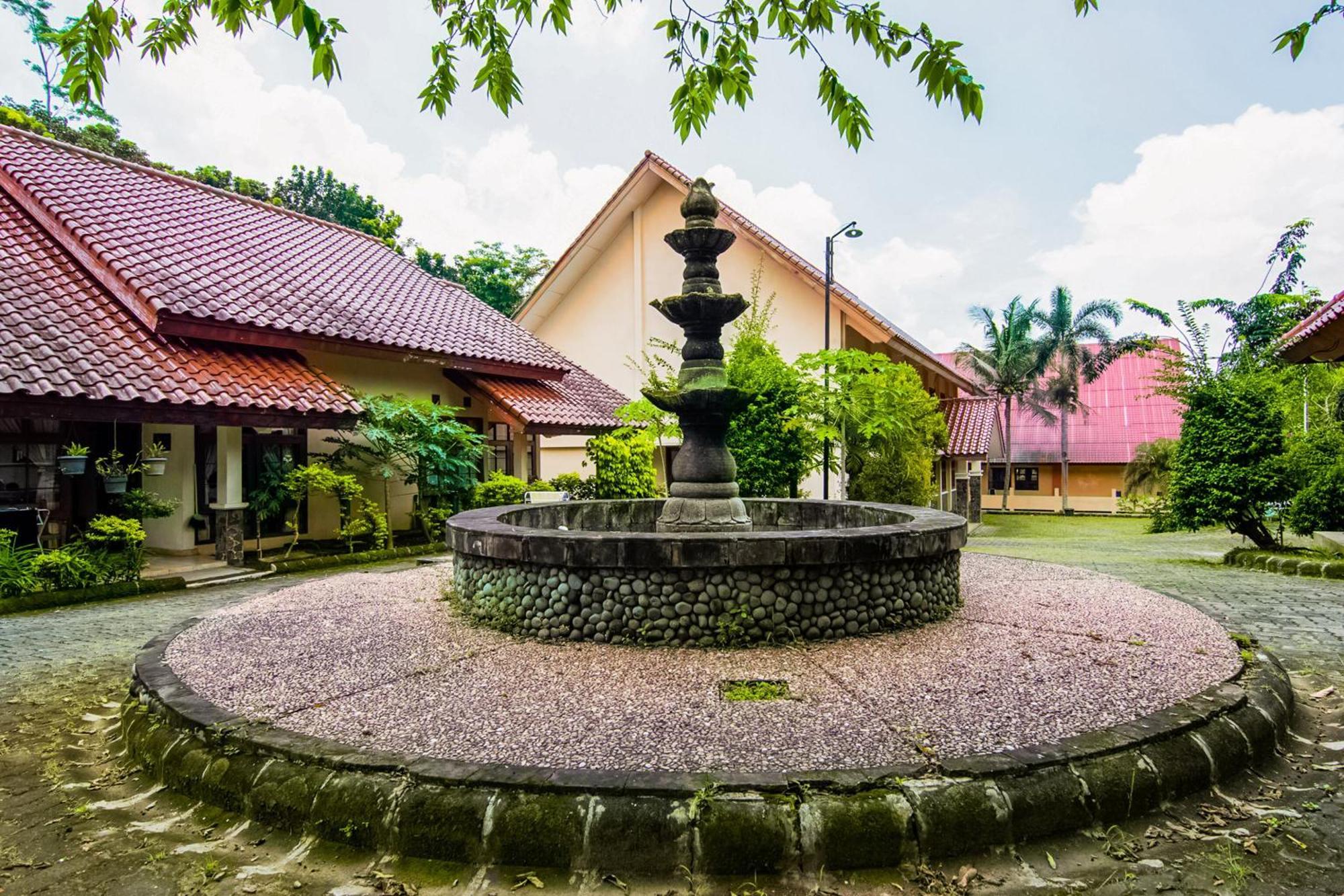 Hotel OYO 3335 Wisma Langen Werdhasih Semarang Exterior foto